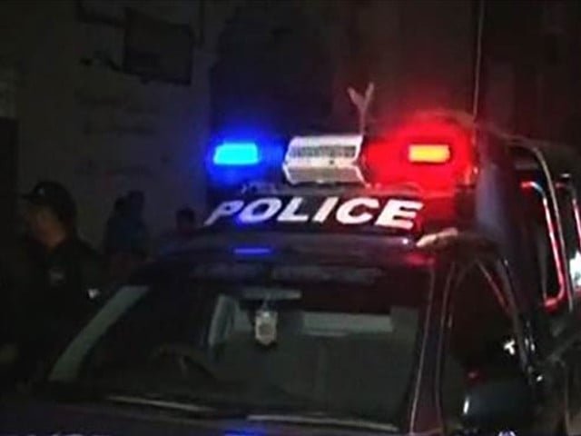 کراچی، کورنگی مرتضیٰ چورنگی کے قریب پولیس مقابلہ، زخمی سمیت 2 ڈاکو گرفتار
