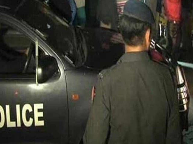 کراچی، اورنگی ٹاؤن میں پولیس مقابلہ، 2 زخمی سمیت 3 ڈاکو گرفتار