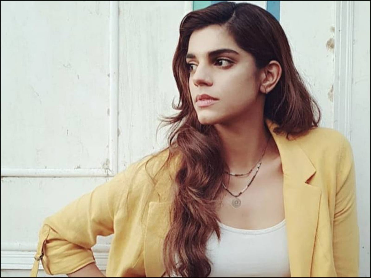 صنم سعید نے اپنی صورت اور حلیے پر ہونے والے منفی تبصروں کا جواب دے دیا