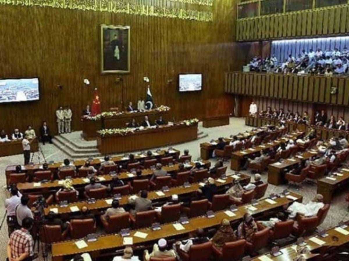 پنکی کے 16 بینک اکاؤنٹ ملے، معاملہ منی لانڈرنگ کی طرف جارہا ہے، سندھ پولیس کی سینیٹ کمیٹی کو بریفنگ