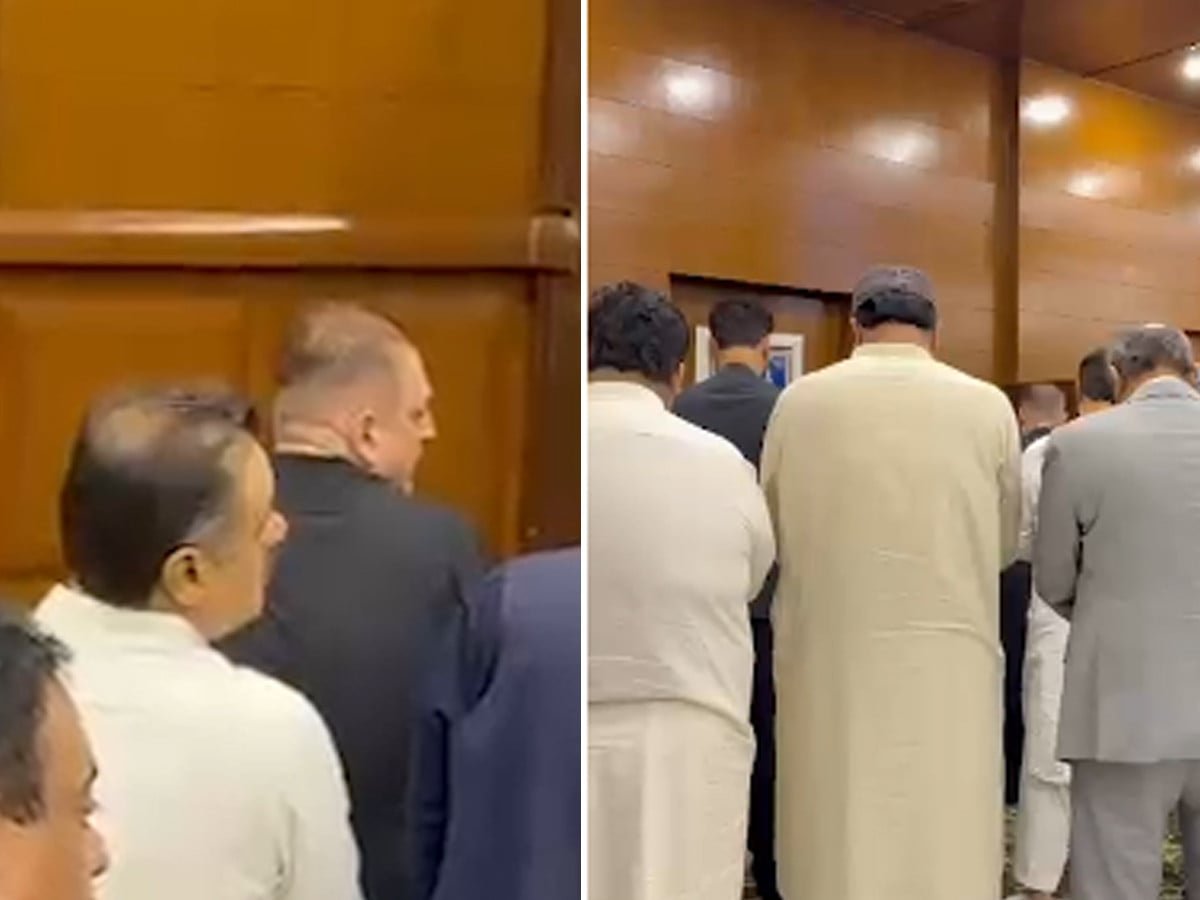 سندھ اسمبلی بجٹ اجلاس، شرجیل میمن کی امامت میں نماز ادائیگی