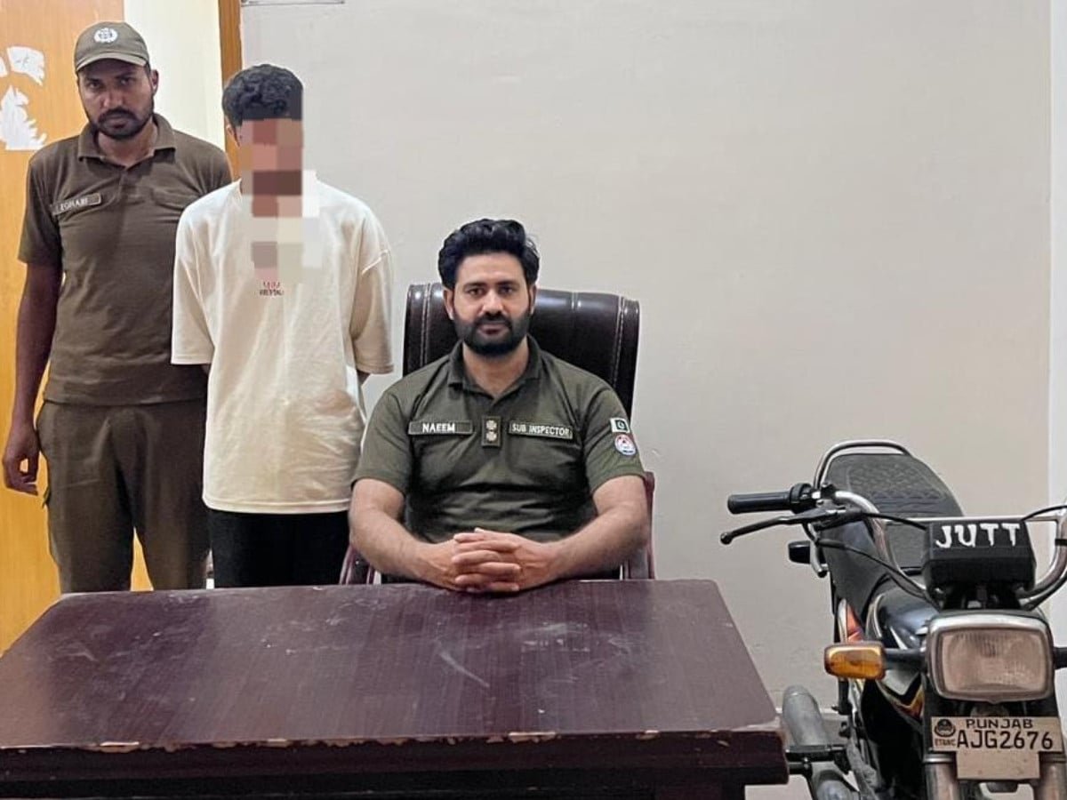 لاہور: راہگیر خواتین سے پرس اور موبائل فون چھیننے والا ملزم گرفتار