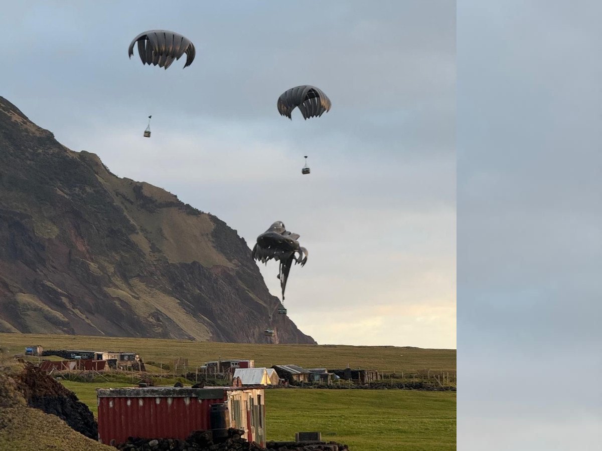 دنیا کے دور افتادہ جزیرے پر ہنٹا وائرس، برطانوی پیراٹروپرز جہاز سے کودنے پر مجبور، ویڈیو وائرل