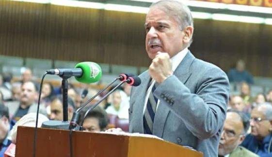 وزیرِ اعظم کا آج پیٹرولیم مصنوعات کی قیمتوں میں خاطر خواہ کمی کرنے کا اعلان