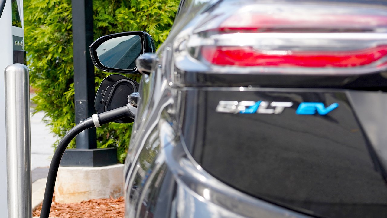 GM letting some EV owners sell electricity back to the US power grid